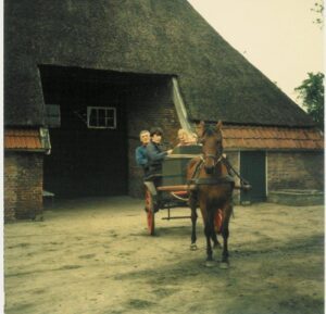 achterkant boerderij rietberg